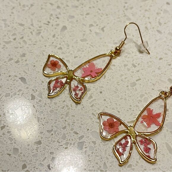 Butterfly Resin Dried Flower Pressed Earrings spring vibes - Picture 5 of 8